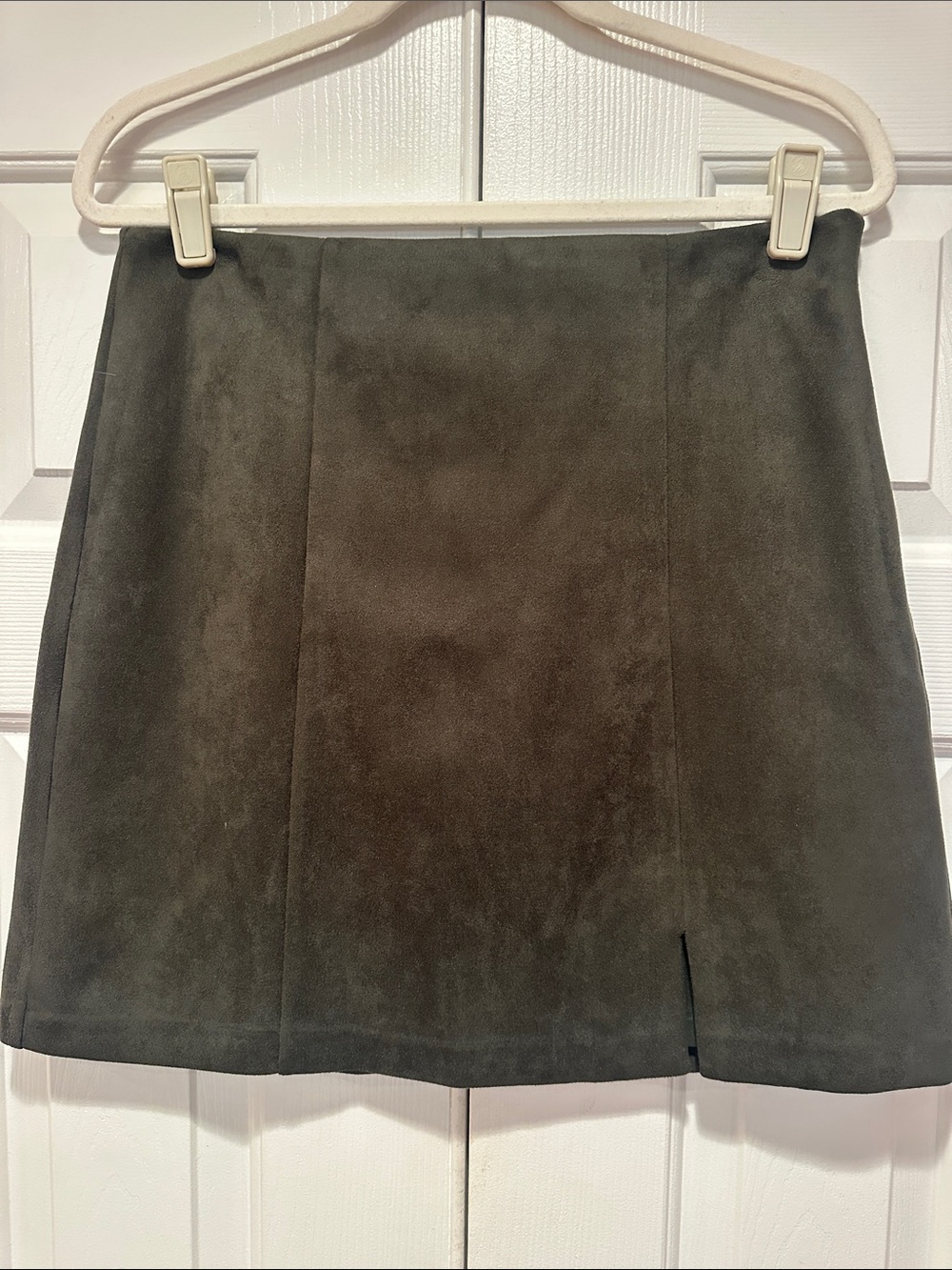 LOFT Faux Suede Mini Skirt in Dark Olive Green ANWOT size 6